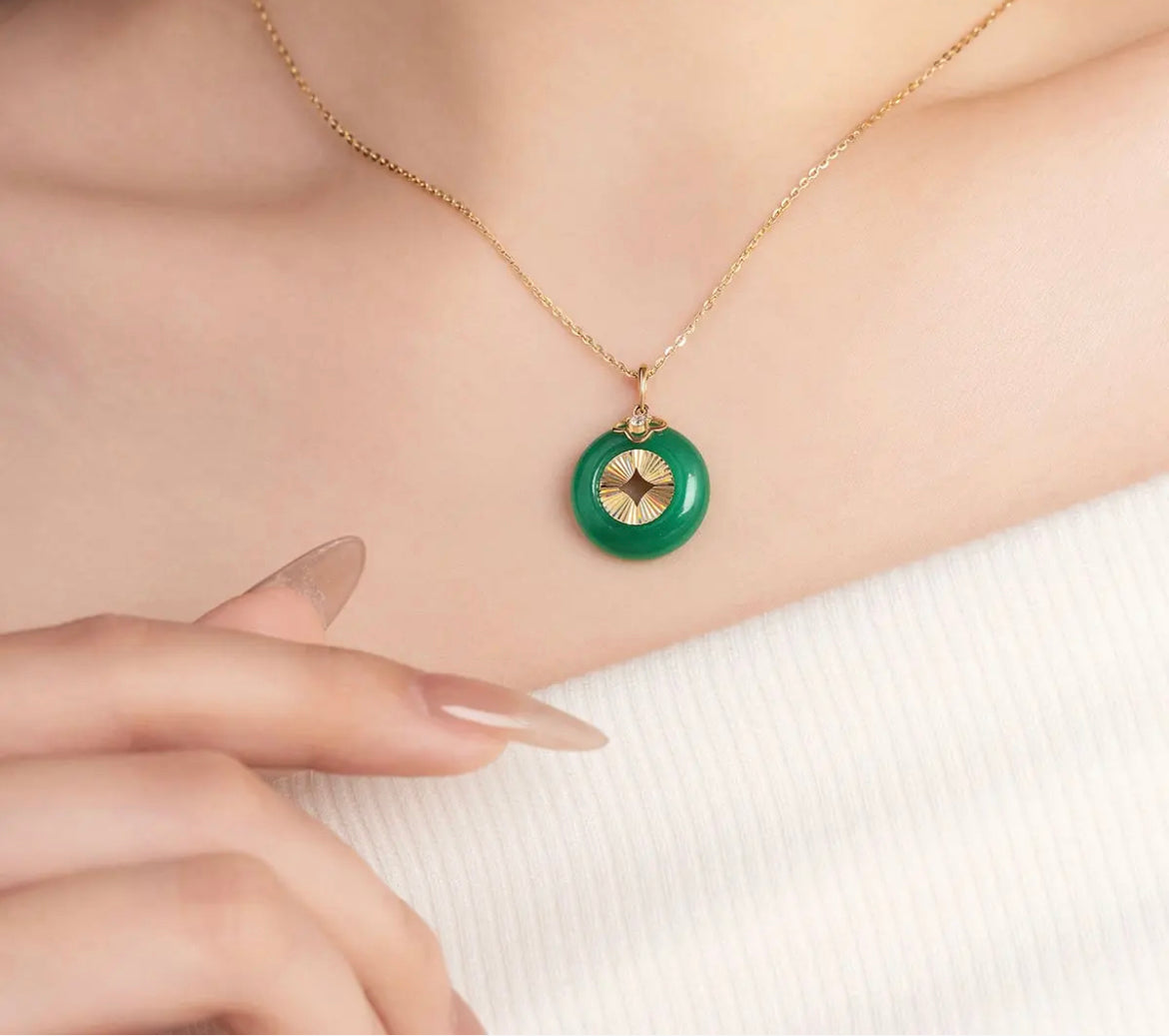 Minimalist Jewelry Ms115: 14K Gold Green Agate Gemstone Pendant